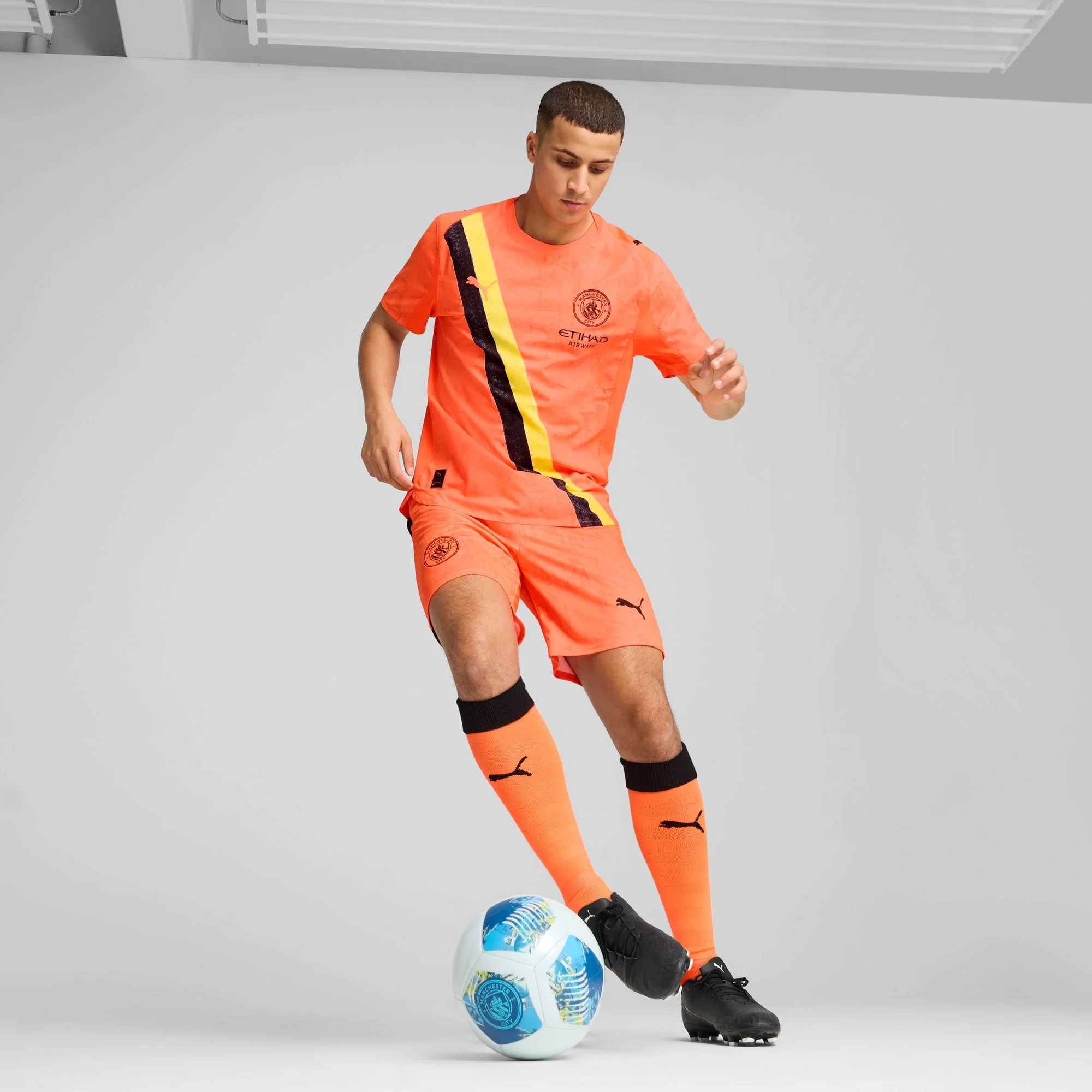 Man City FC Jersey Authentic [box] [Neon Sun/PUMA Black] - Image 5